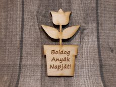 Boldog Anyák napját! Tulipán cserépben, gravír. 5,4x9cm