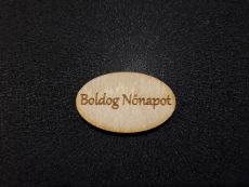 Boldog Nőnapot feliratú tábla 4.2x2.7cm