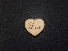 Szív, kövér, gravírozott "LOVE" felirattal, 3,1x2,8cm